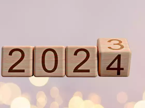 ¡Dejar ir la energía de 2023 y establecer intenciones para 2024!