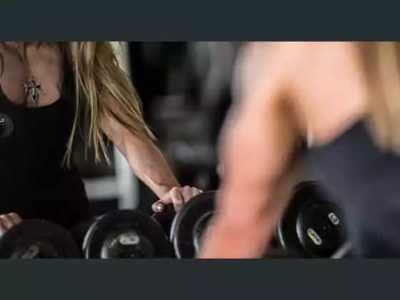 Composés et doses les plus sûrs pour la croissance musculaire chez les femmes